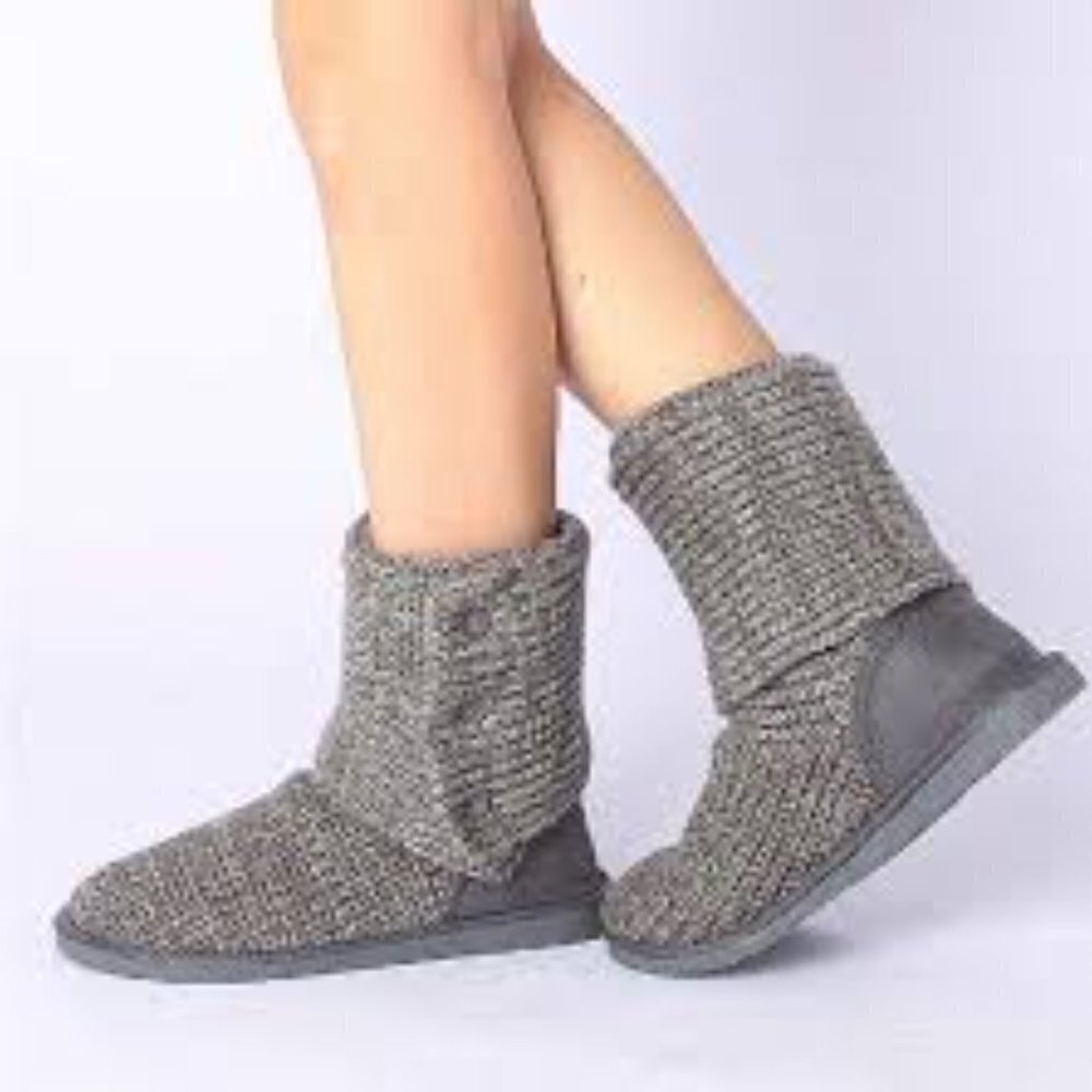 UGG Knitted Woman Shoes Size 7